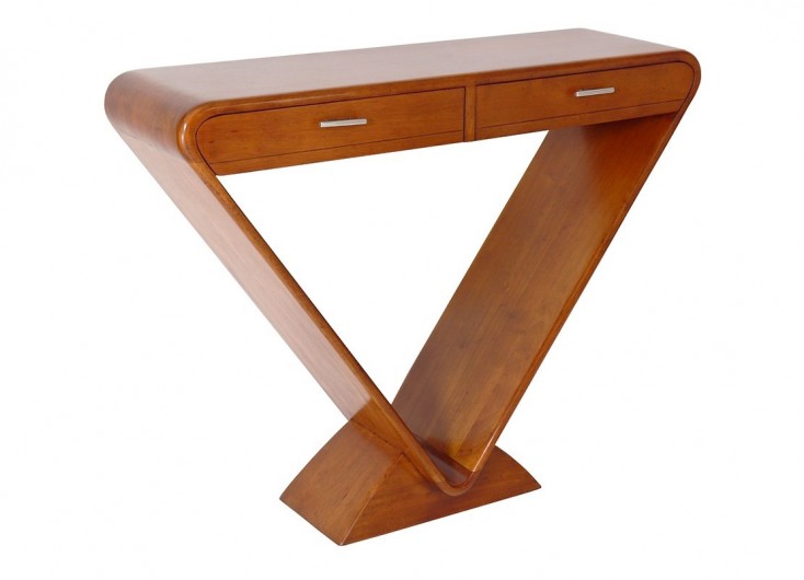 Icône wooden console table in shape of triangle