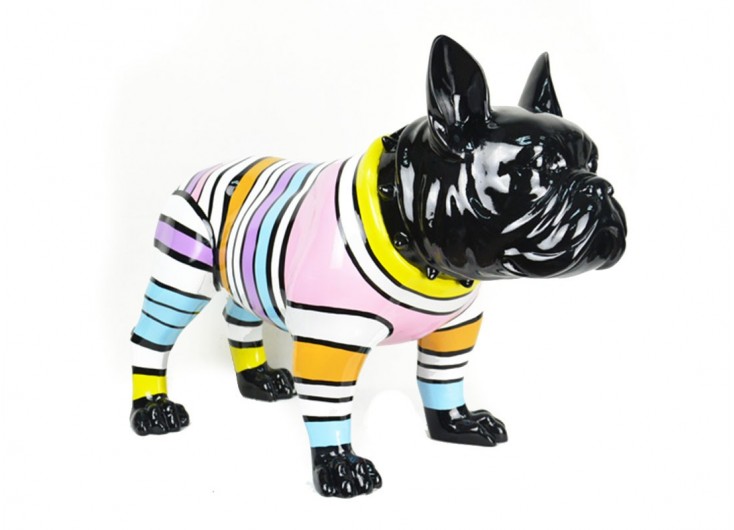 Chien Bouledogue français en pyjamas, statue